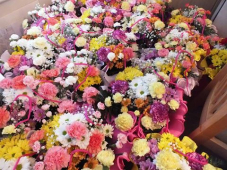 Flowers say ‘I Love You Mam’